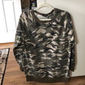 Camo pullover